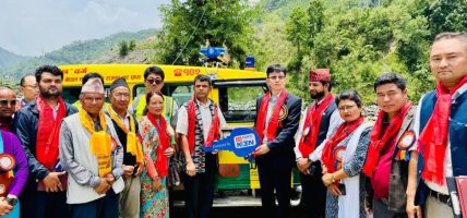 माथिल्लो त्रिशूली आयोजनाबाट प्रभावितलाई एम्बुलेन्स उपहार