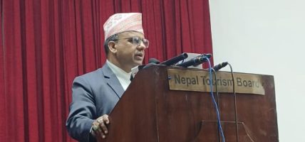 निजी क्षेत्रलाई रातो कार्पेट राखेर स्वागत गर्नुपर्छ : मन्त्री पाण्डे