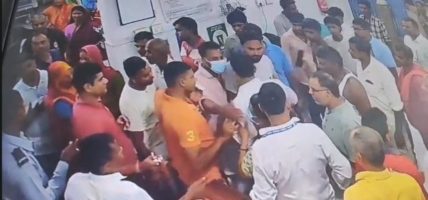 मलंगवा अस्पतालमा चिकित्सकमाथि हातपातको विरोधमा सेवा बन्द, बिरामी मारमा