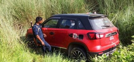 रौतहटमा १ सय ३३ किलो गाँजासहित कार बरामद, चालक फरार