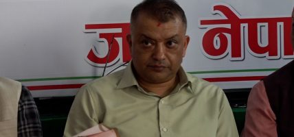 ओलीले प्रधानमन्त्री छाड्छु भनेर कांग्रेसलाई सम्झाइरहनु भएको छ : गगन थापा