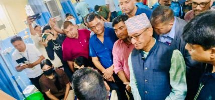 गृहमन्त्री लेखकद्धारा हैजा संक्रमण उपचाररत विरामीको स्वास्थ्य अवस्थाबारे जानकारी