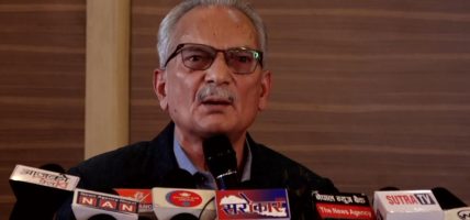 नयाँ पुस्ताले ढोका ढकढक्याएका कारण पद छाडेको हुँ : डा.बाबुराम भट्टराई