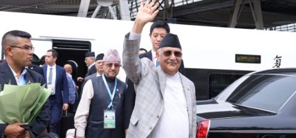 प्रधानमन्त्री ओली रेलमार्गबाट बेइजिङमा
