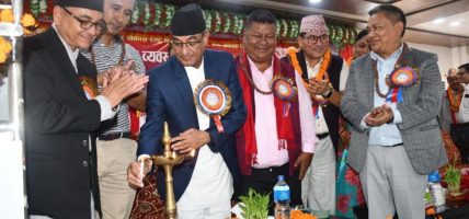 निर्माण क्षेत्रमा गुणस्तरीय र समयमा काम हुन नसक्नु ठूलो समस्या हो : गृहमन्त्री