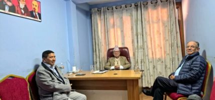 प्रचण्ड-माधव नेपालबीच भेटवार्ता, एकीकृत पार्टीको नाम तय गर्न छलफल