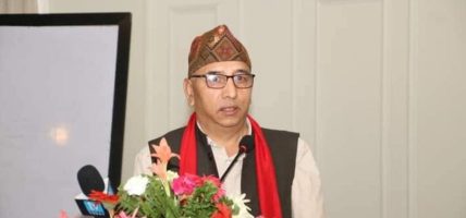 प्रचण्ड-माधव एकता : विचारको मिलन कि सत्ताको गर्जो टार्ने मेलो ?