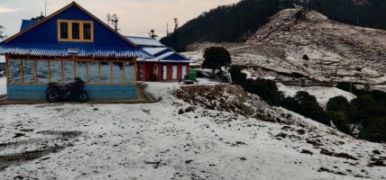 शैलुङ क्षेत्रमा हिजोबाट हिउँ पर्न सुरु
