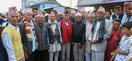 एमाले नेतृत्वको विकल्प छैन, भूमिसम्बन्धी समस्या समाधानका लागि कमलका सुकुम्बासी ओलीको पक्षमा