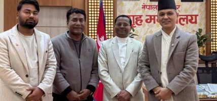 गृहमन्त्री अर्यालसँग र मधेसका गृहमन्त्री महतोको भेटवार्ता