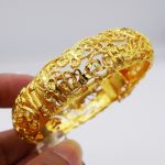 ८०० रुपैयाँले घट्यो सुनको मूल्य