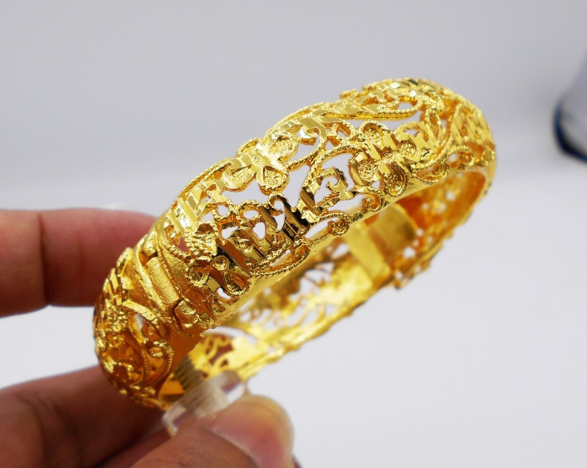 ८०० रुपैयाँले घट्यो सुनको मूल्य