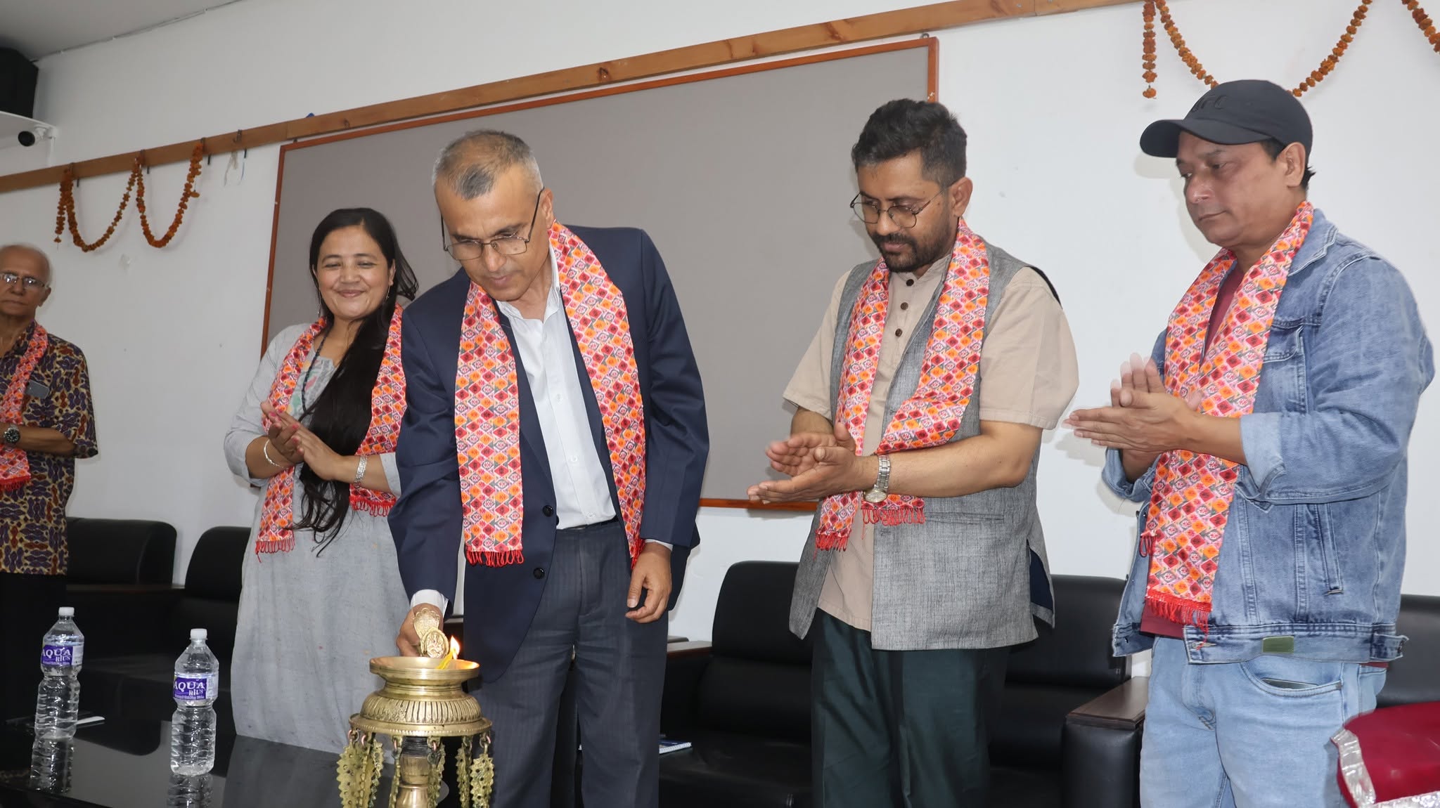 विपद् व्यवस्थापनसम्बन्धी सन्देश बोकेका कार्टुन कला प्रदर्शनी सुरु विपद् व्यवस्थापनसम्बन्धी सन्देश बोकेका कार्टुन कला प्रदर्शनी सुरु