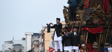 भोटो प्रदर्शनसँगै सकियो यस वर्षको रातो मच्छिन्द्रनाथ जात्रा भोटो प्रदर्शनसँगै सकियो यस वर्षको रातो मच्छिन्द्रनाथ जात्रा