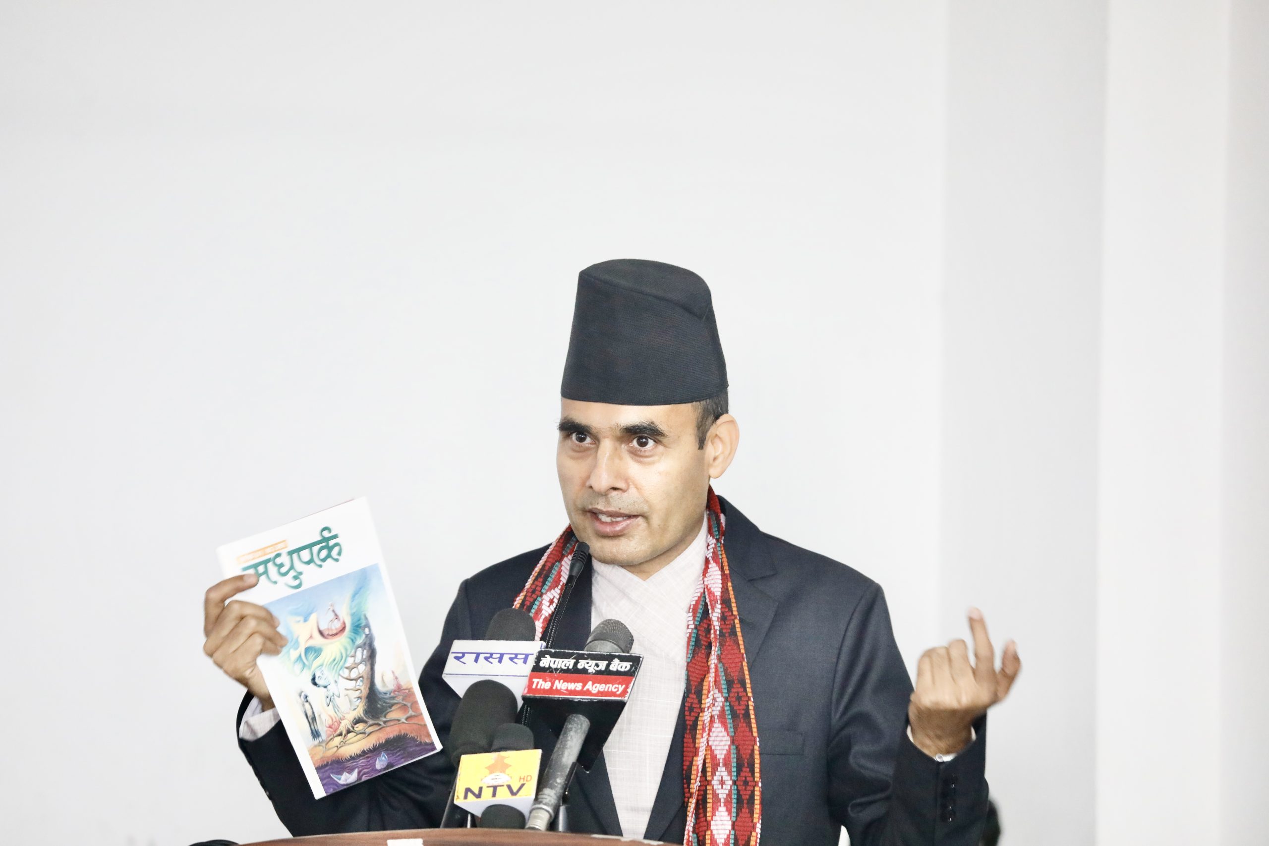 भाषा, साहित्य र संस्कृति बलिया नभएसम्म राष्ट्रको समृद्धि पूर्ण हुन सक्दैन : सञ्चारमन्त्री तिमिल्सिना भाषा, साहित्य र संस्कृति बलिया नभएसम्म राष्ट्रको समृद्धि पूर्ण हुन सक्दैन : सञ्चारमन्त्री तिमिल्सिना