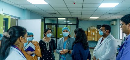 औषधी अभाव तत्काल हटाउन र कम्पनीहरूको नियमन गर्न स्वास्थ्य मन्त्रीको निर्देशन