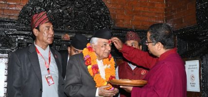 राष्ट्रपति पौडेलले गरे जीवीत देवी कुमारीको दर्शन राष्ट्रपति पौडेलले गरे जीवीत देवी कुमारीको दर्शन